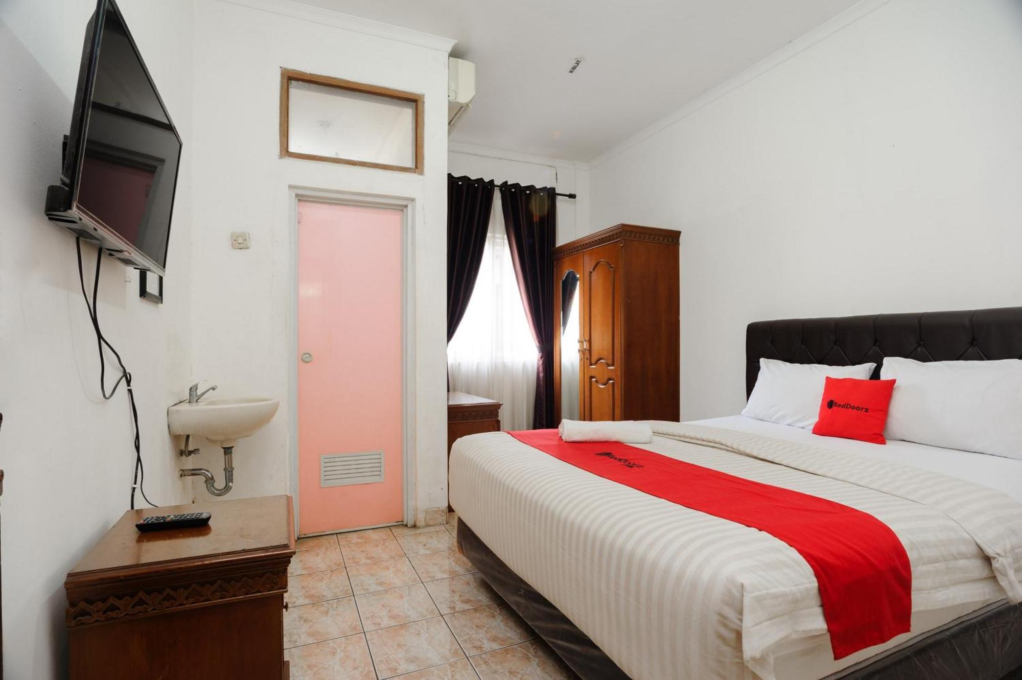 Reddoorz Syariah Near Aeon Mall Tanjung Barat Jakarta Exterior foto